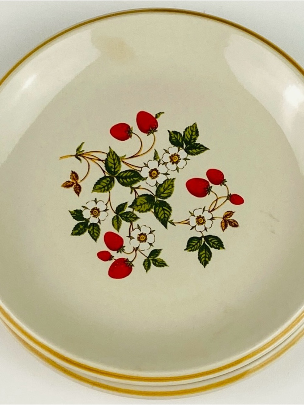 Vintage Sheffield Stoneware Strawberries and Cream Dinner plates 10 1/4” w